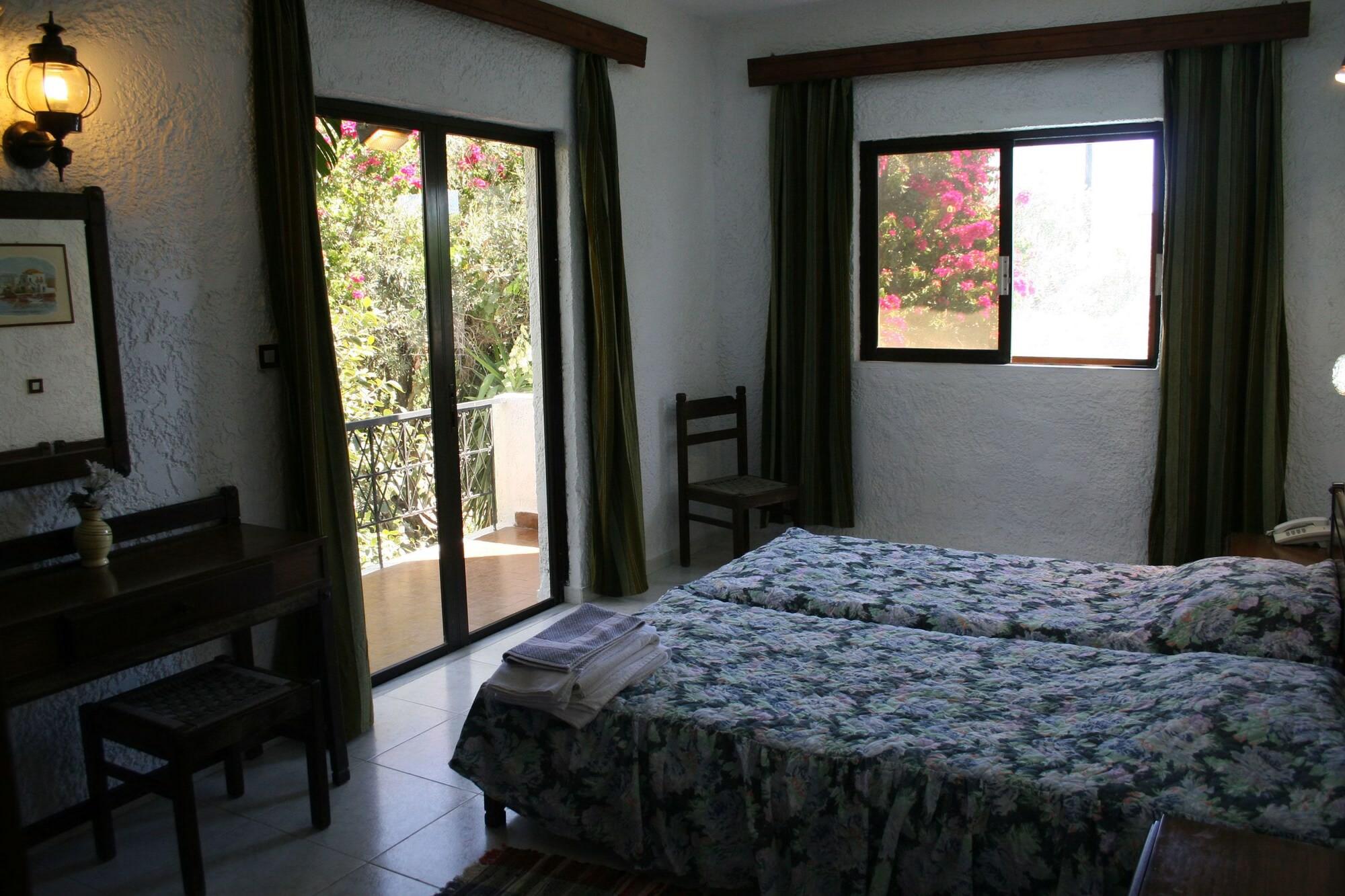 Oasis Hotel Bungalows Rhodes อาฟานโท ภายนอก รูปภาพ