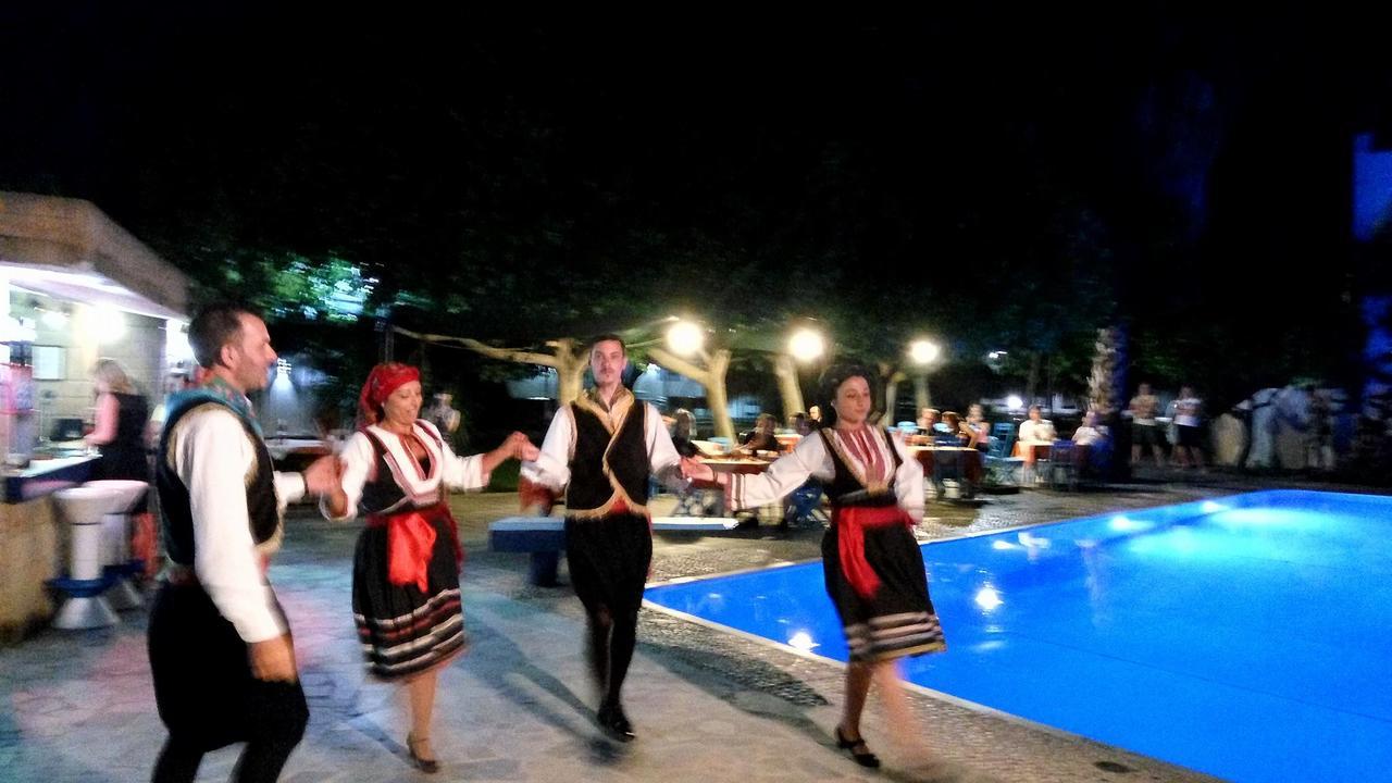 Oasis Hotel Bungalows Rhodes อาฟานโท ภายนอก รูปภาพ